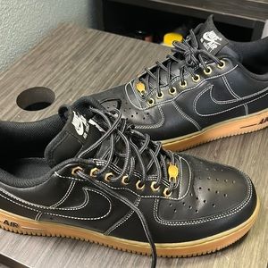 Nike Air Force 1s Black with gum bottom Sz 11  Excellent Condition